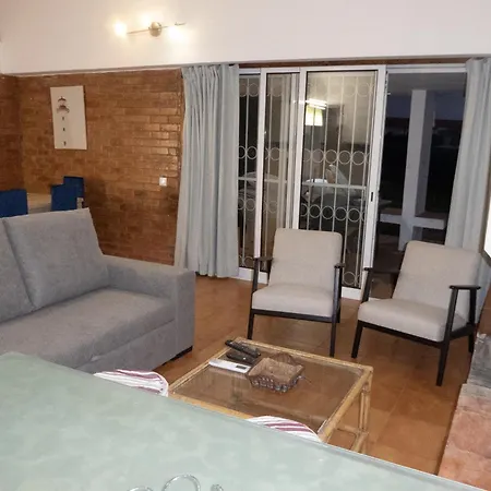 Casa Do Cedro * אלבופיירה