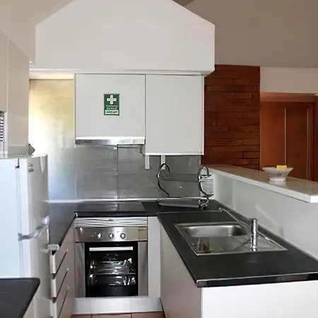 Casa Do Cedro * אלבופיירה